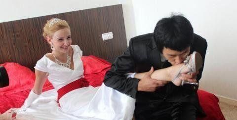 为什么说娶了俄罗斯姑娘的中国小伙，结婚几年后就后悔不已图10